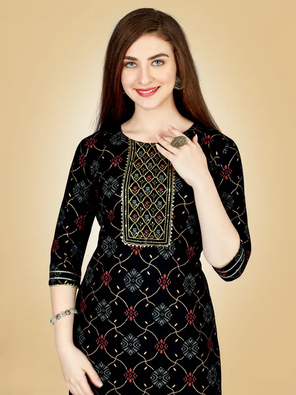 Black_Kurta_Pant_Set_For_Women
