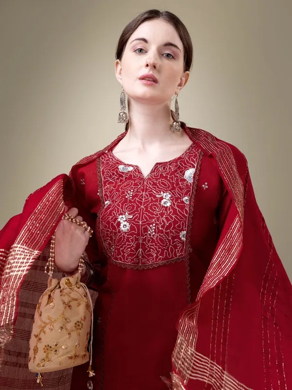 Maroon_Kurti_Pant_Dupatta_Set_For_Women