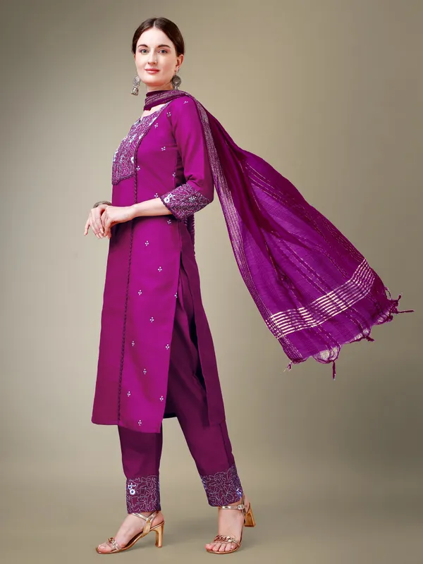 Purple_Kurti_Pant_Dupatta_Set_For_Women