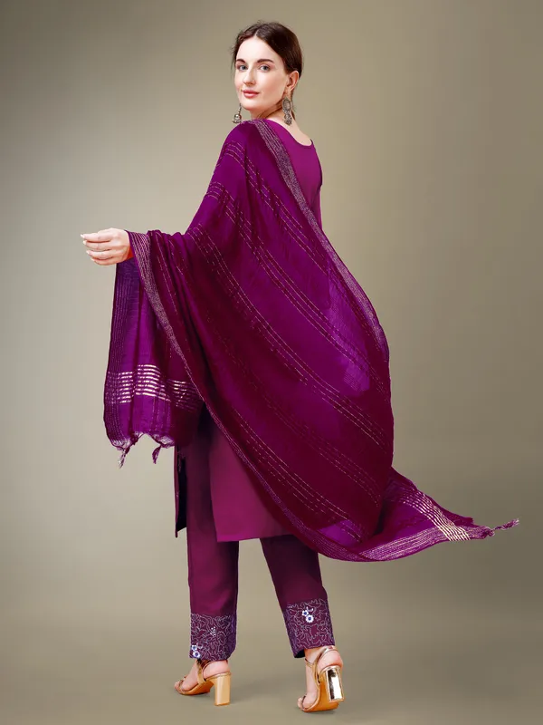 Purple_Kurti_Pant_Dupatta_Set_For_Women