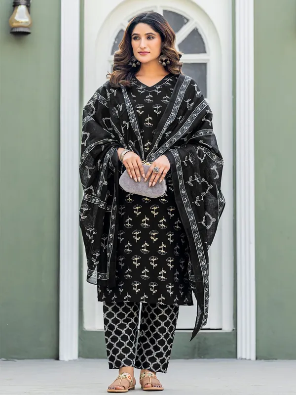 Black::White_&_Black_Printed_Kurta,_Salwar_&_Dupatta_Set