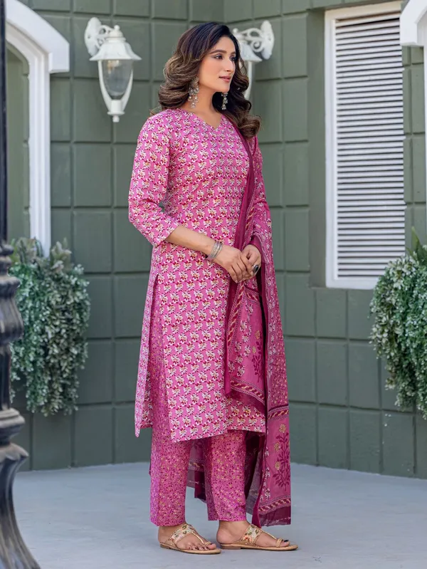 Pink_Printed_Kurta,_Salwar_&_Dupatta_Set