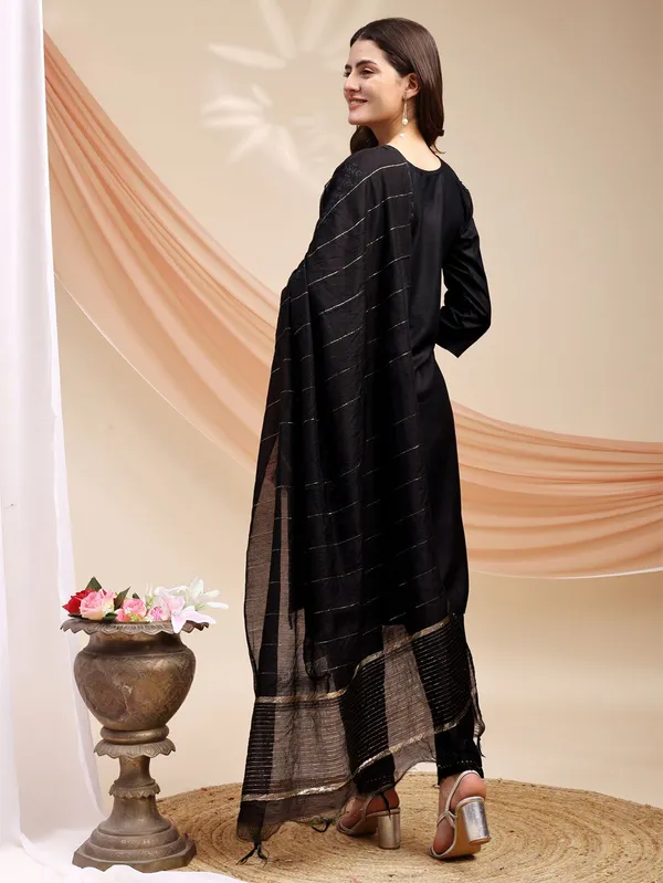 Black_Embroidered_Kurta,_Churidar_&_Dupatta_Set