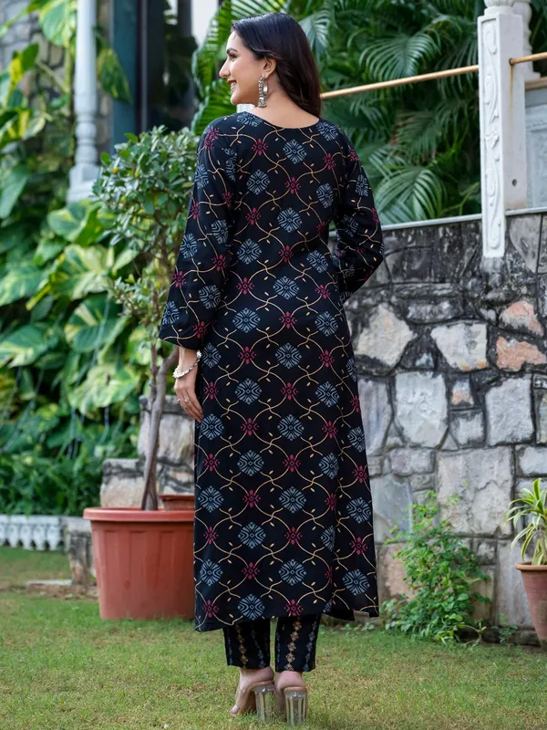 Black_Printed_Kurta,_Trouser/Pant_&_Dupatta_Set