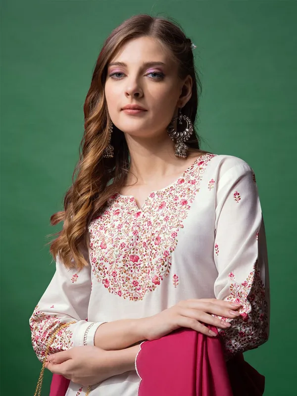 White_Embroidered_Kurta,_Trouser/Pant_&_Dupatta_Set