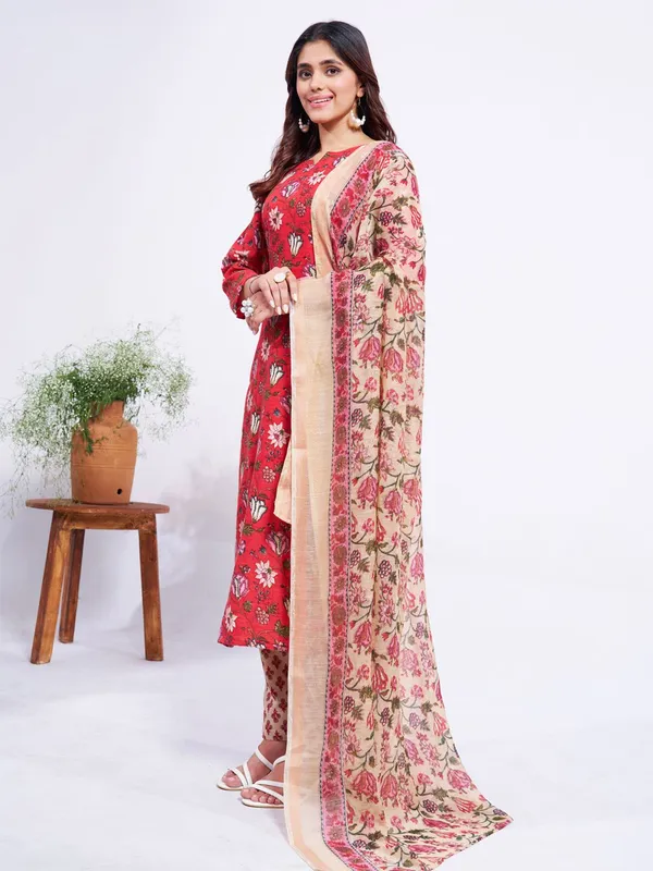Red_Floral_Print_Kurta,_Trouser/Pant_&_Dupatta_Set