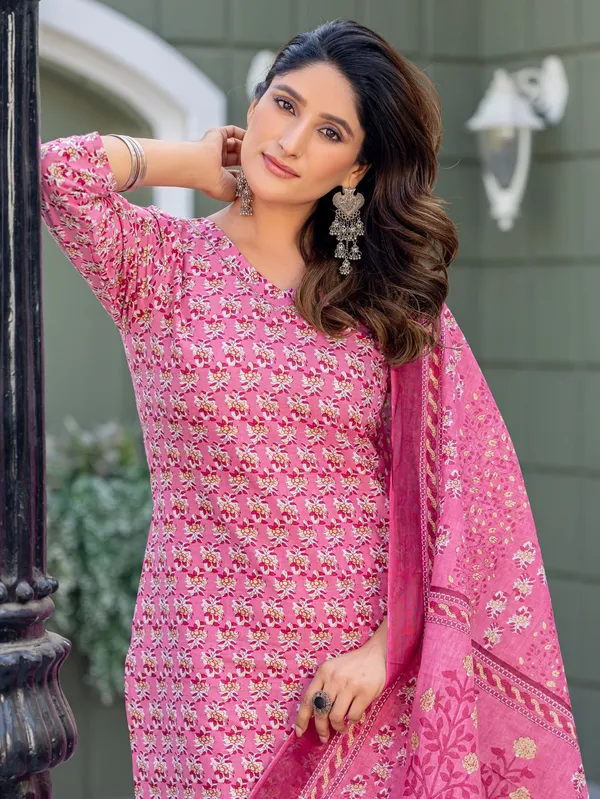 Pink_Printed_Kurta,_Salwar_&_Dupatta_Set