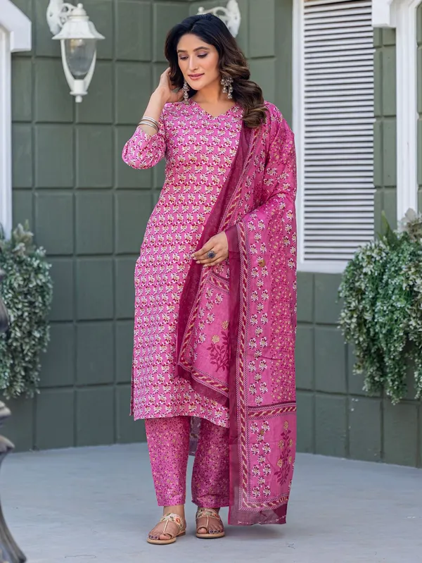 Pink_Printed_Kurta,_Salwar_&_Dupatta_Set