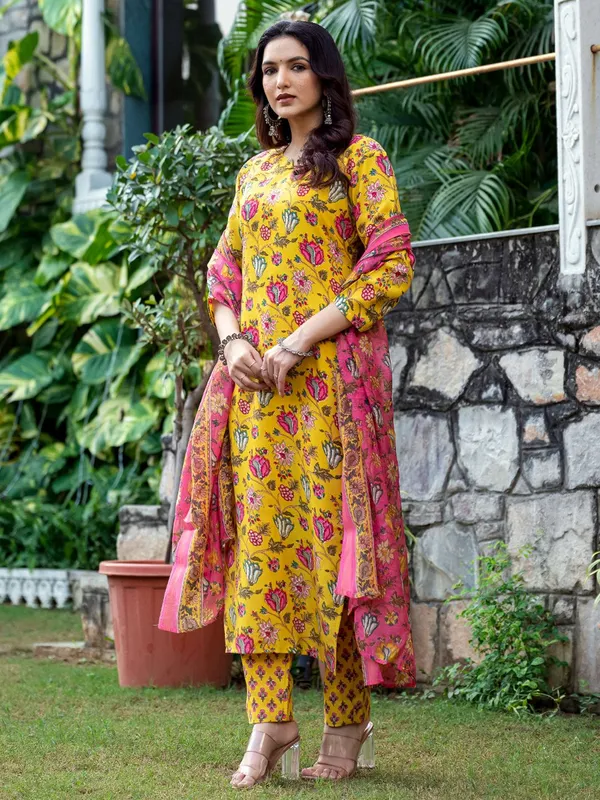 Yellow_Printed_Kurta,_Salwar_&_Dupatta_Set