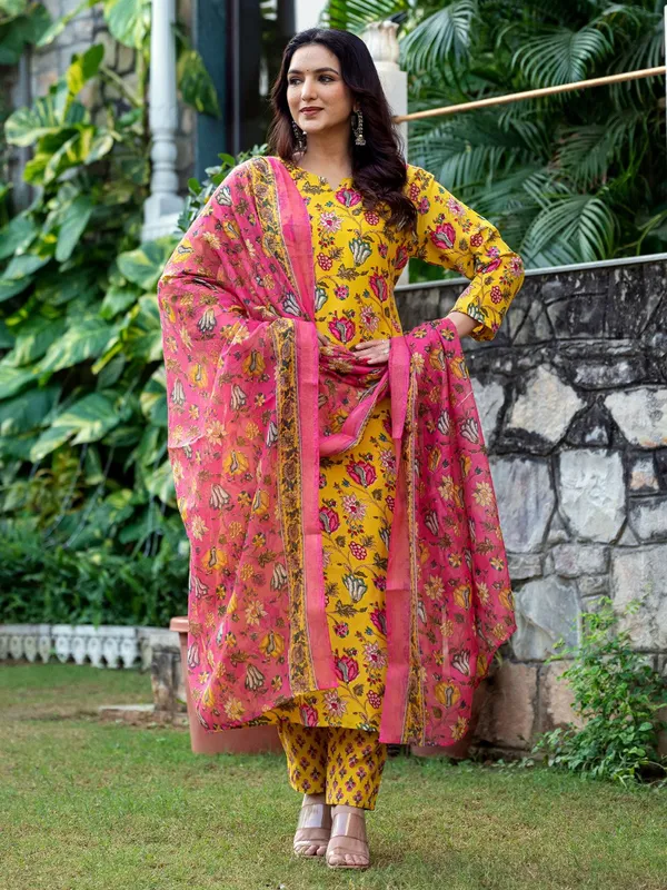 Yellow_Printed_Kurta,_Salwar_&_Dupatta_Set