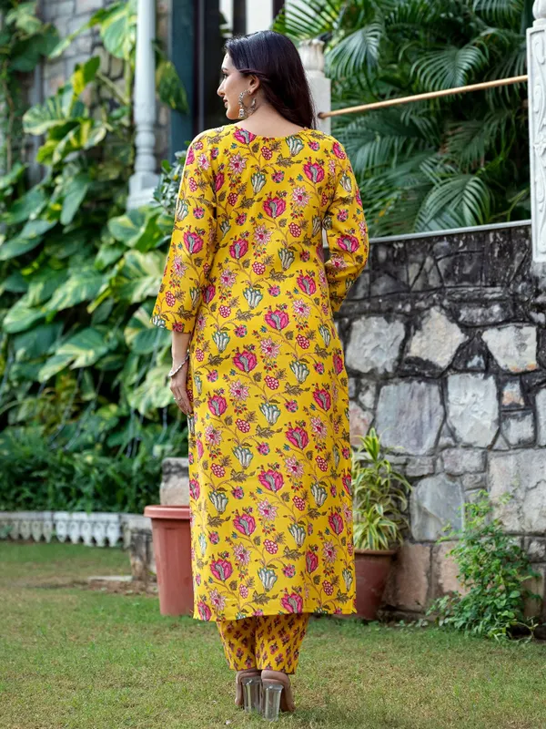 Yellow_Printed_Kurta,_Salwar_&_Dupatta_Set