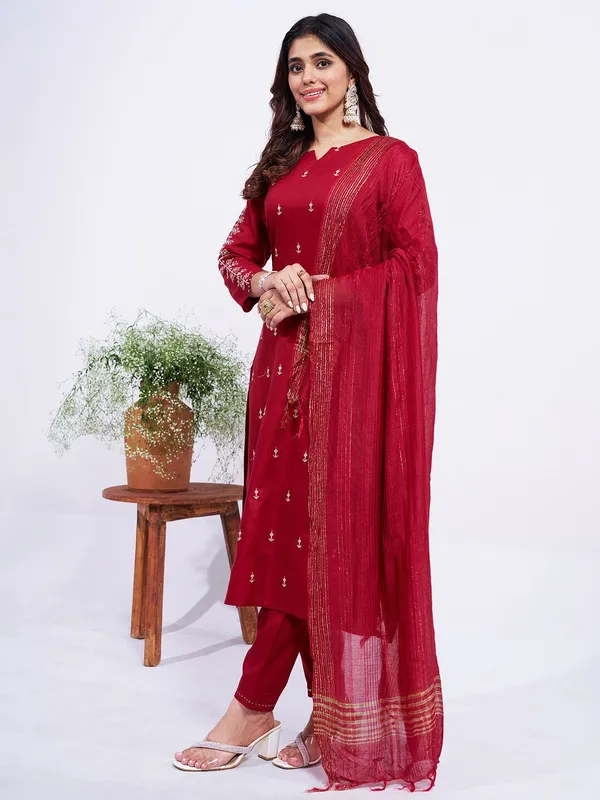 Maroon_Embroidered_Kurta,_Trouser/Pant_&_Dupatta_Set