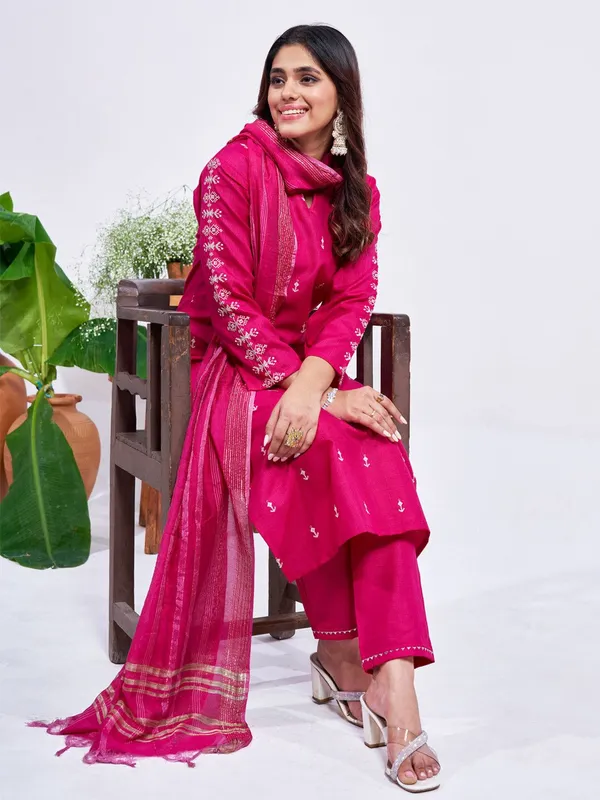Pink_&_Rani_Embroidered_Kurta,_Trouser/Pant_&_Dupatta_Set