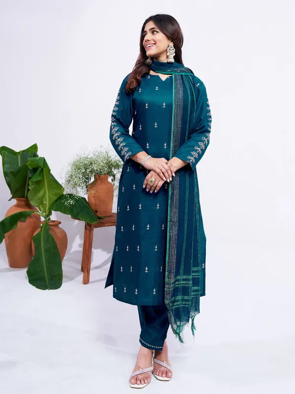 Blue_&_Morpich_Embroidered_Kurta,_Trouser/Pant_&_Dupatta_Set