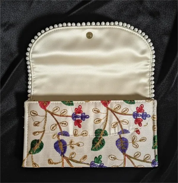 Multicolor_Fabric_Printed_Zipped_Sling_Bag_For_Women