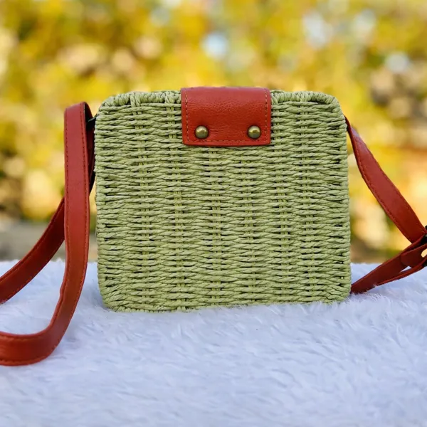 The_"Garden_Chic"_Square_Rattan_Crossbody_Bag