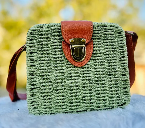 The_"Garden_Chic"_Square_Rattan_Crossbody_Bag