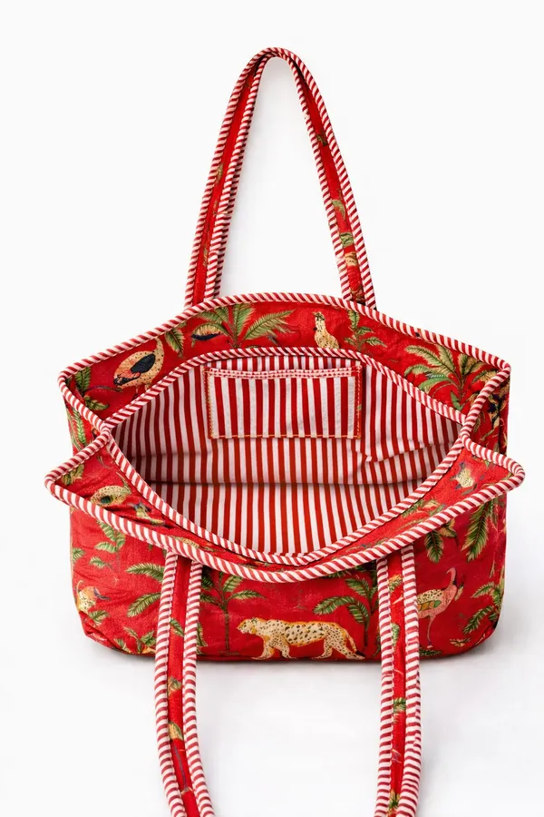 Red_Jungle_Quilted_Cotton_Printed_Shoulder_Bag_For_Women