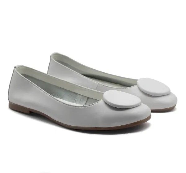 White_Round-Buckle_Ballet_Flats