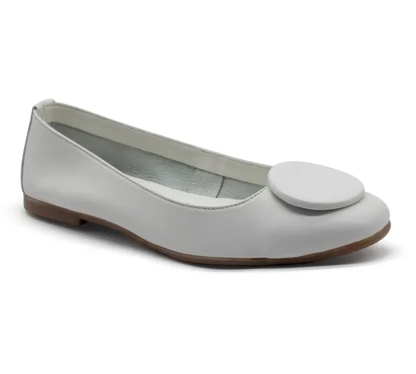 White_Round-Buckle_Ballet_Flats