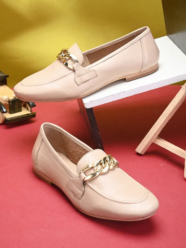 Beige_Gold_Chain_Loafer.