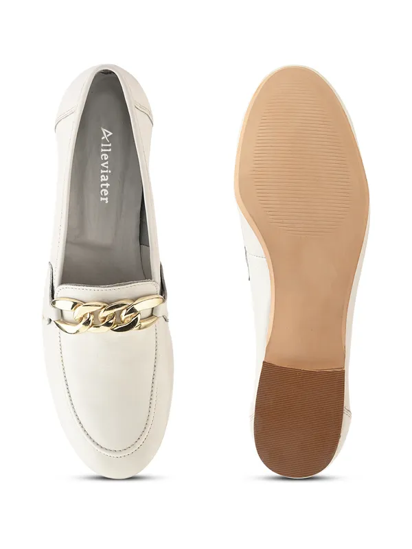 WHITE_Gold_Chain_Loafer