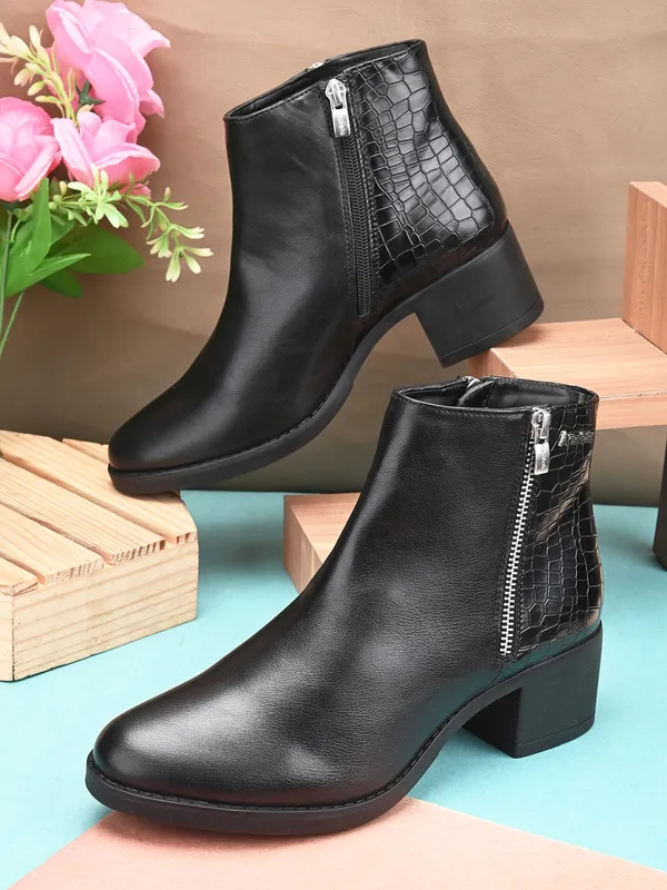 Women's_Black_Side-Zip_Heeled_Ankle_Boots