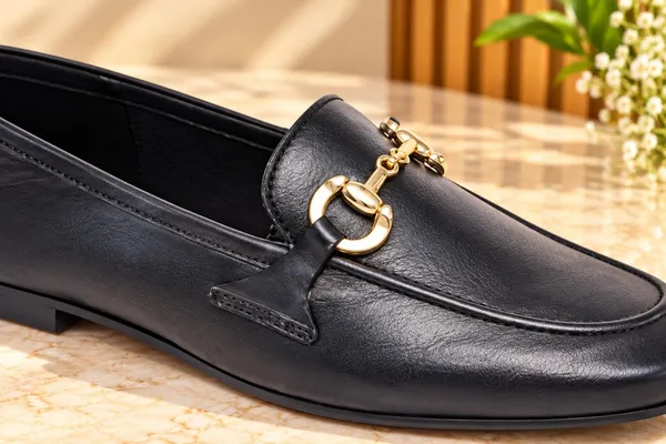 black_Gold_Chain_Loafer