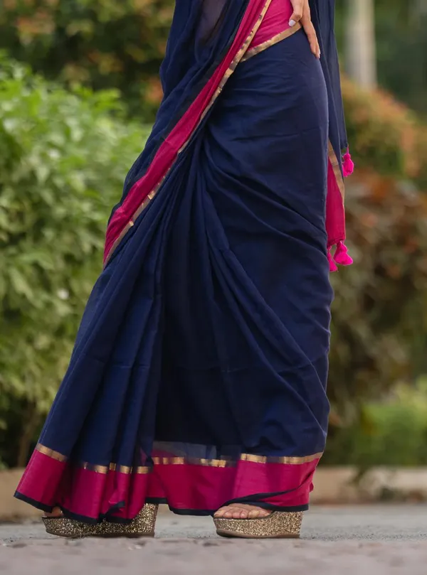 Navy_Blue_Mul_Cotton_Saree_With_Blouse_Piece_For_Women