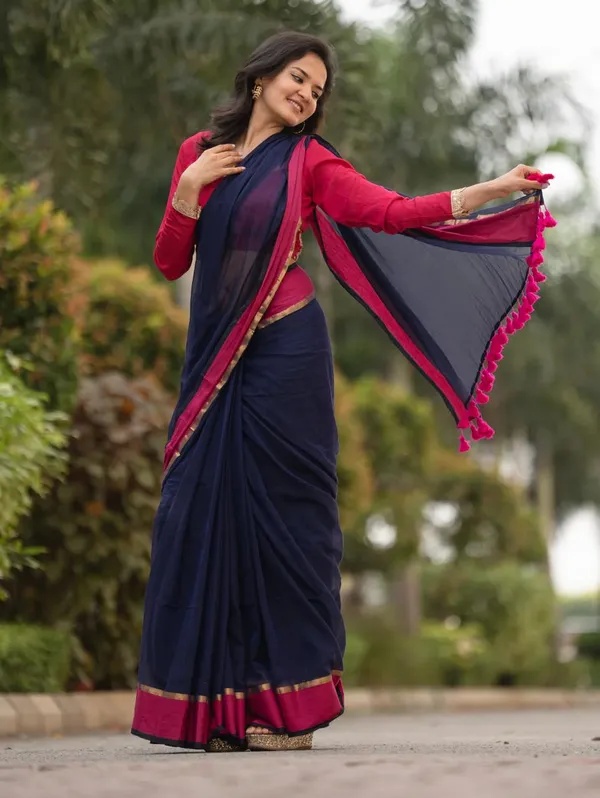 Navy_Blue_Mul_Cotton_Saree_With_Blouse_Piece_For_Women