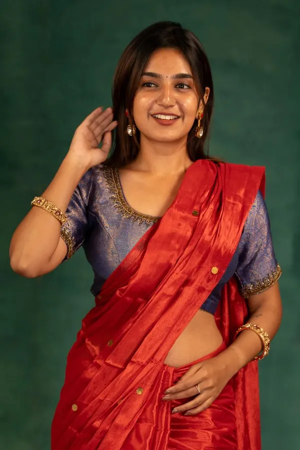Red_Tissue_Saree_With_Blouse_Piece_For_Women