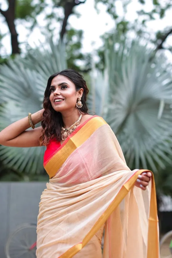 Golden_Mul_Cotton_Saree_With_Blouse_Piece_For_Women