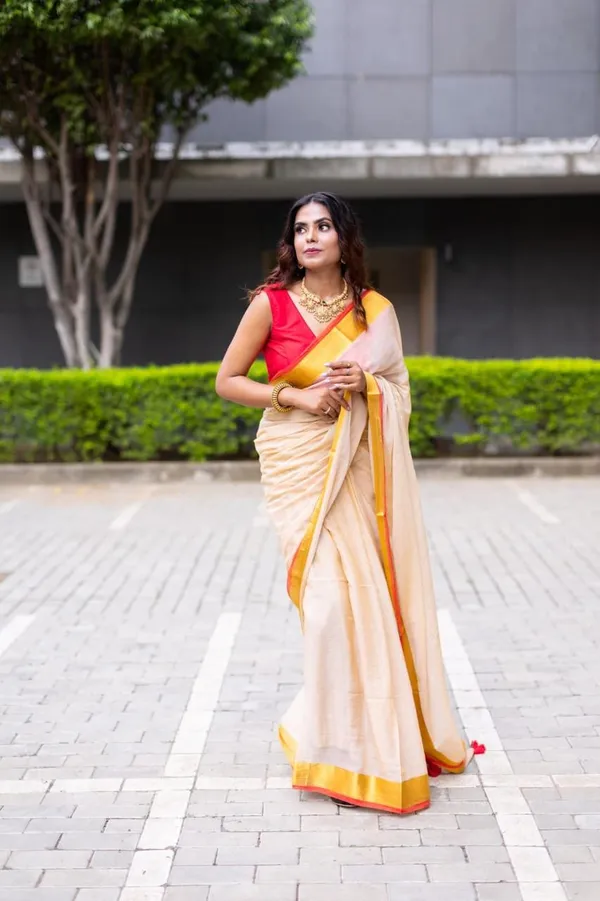 Golden_Mul_Cotton_Saree_With_Blouse_Piece_For_Women