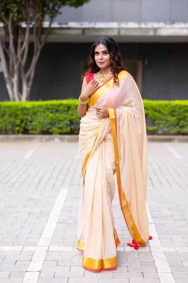 Golden_Mul_Cotton_Saree_With_Blouse_Piece_For_Women