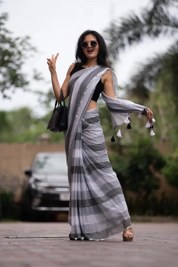 Multicolour_Mul_Cotton_With_Blouse_Piece_Saree_For_Women