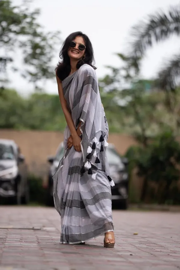 Multicolour_Mul_Cotton_With_Blouse_Piece_Saree_For_Women