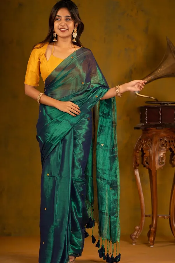 Green_Tissue_Saree_With_Blouse_Piece_For_Women