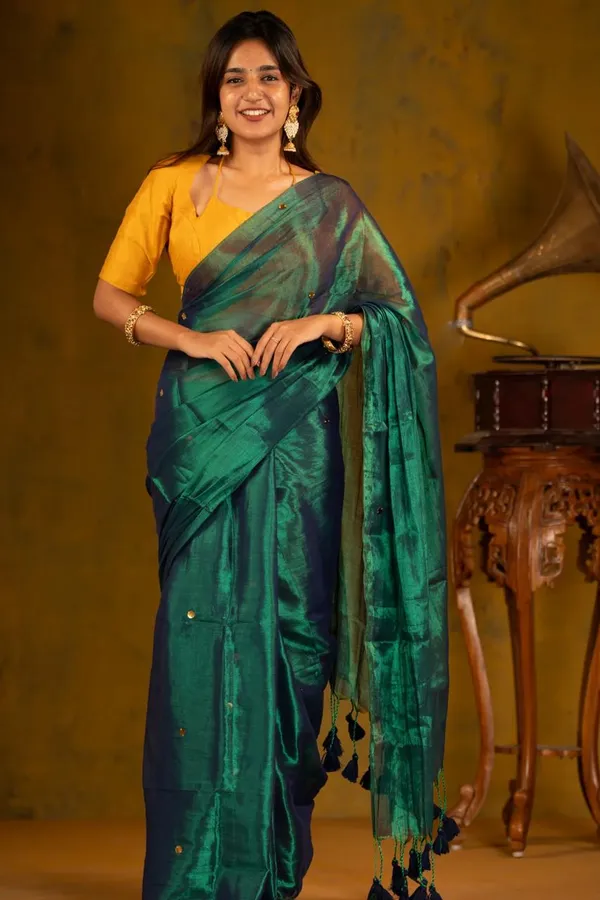 Green_Tissue_Saree_With_Blouse_Piece_For_Women