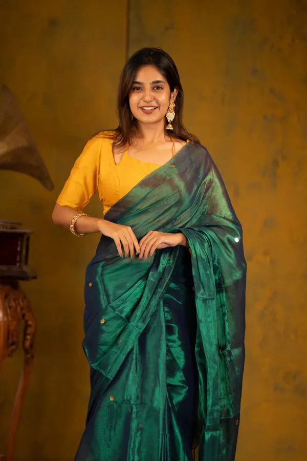Green_Tissue_Saree_With_Blouse_Piece_For_Women