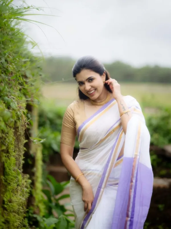 White_Mul_Cotton_Saree_With_Blouse_Piece_For_Women