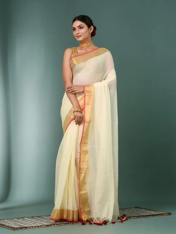 Off_White_Mul_Cotton_Saree_With_Blouse_Piece_For_Women