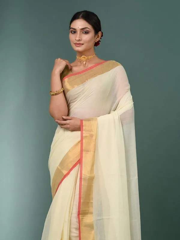 Off_White_Mul_Cotton_Saree_With_Blouse_Piece_For_Women
