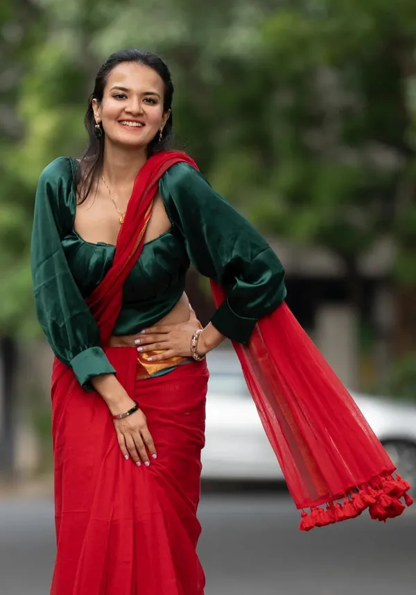 Red_Mul_Cotton_Saree_With_Blouse_Piece_For_Women
