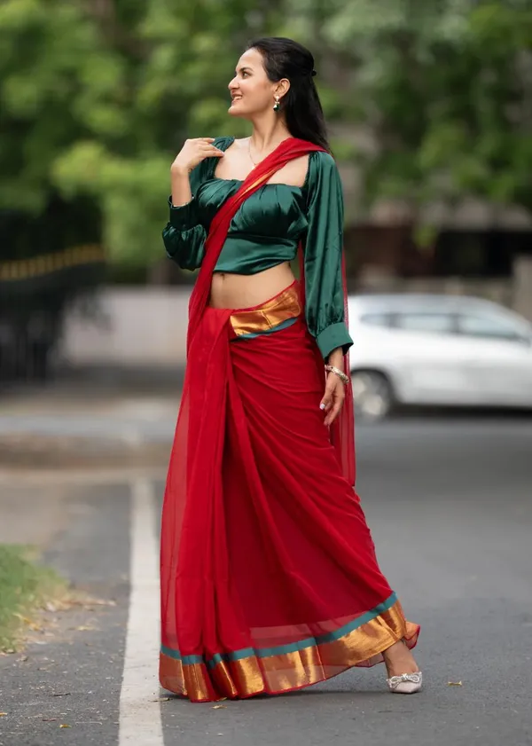 Red_Mul_Cotton_Saree_With_Blouse_Piece_For_Women