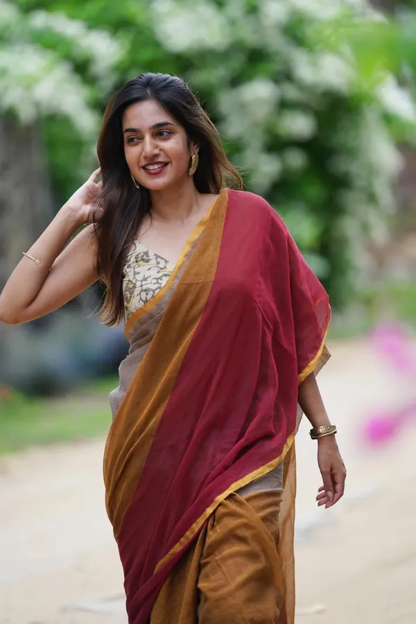 Multicolour_Mul_Cotton_Saree_With_Blouse_Piece_For_Women