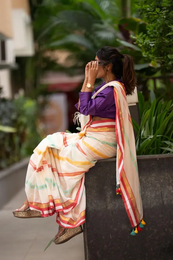 White_Mul_Cotton_Saree_With_Blouse_Piece_For_Women