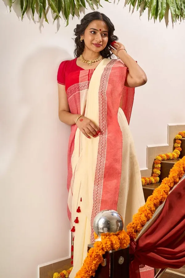 White_Cotton_Kahdi_Saree_With_Blouse_Piece_For_Women