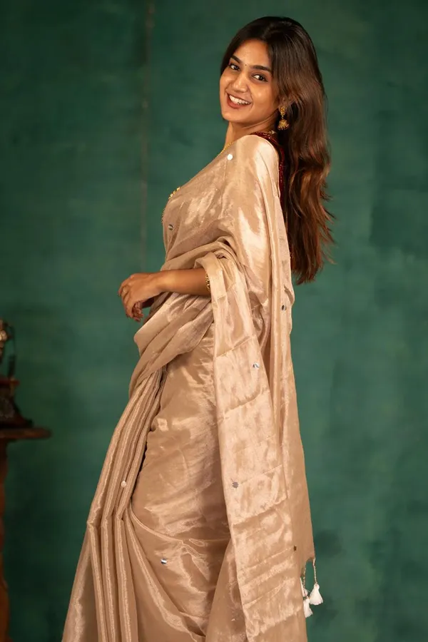 Beige_Tissue_Saree_With_Blouse_Piece_For_Women