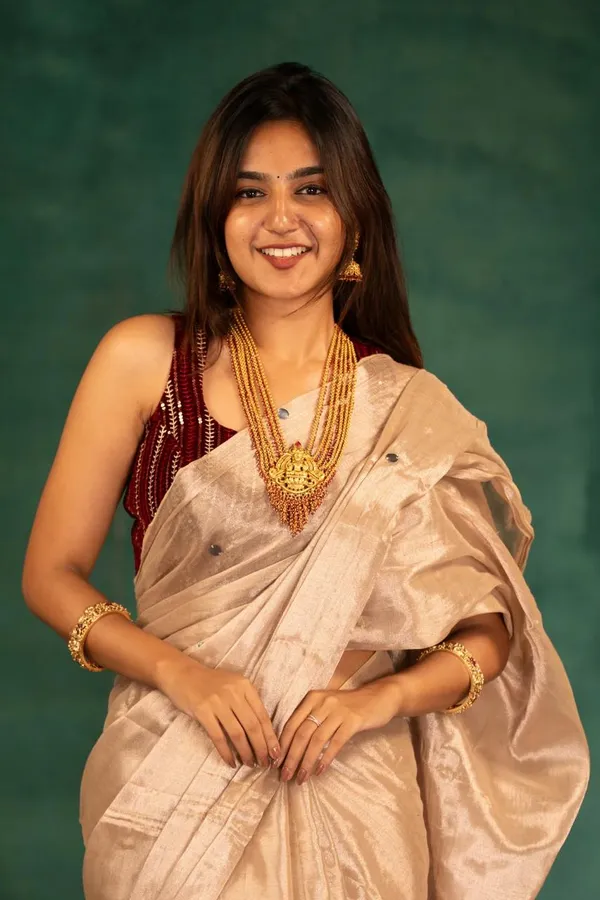 Beige_Tissue_Saree_With_Blouse_Piece_For_Women