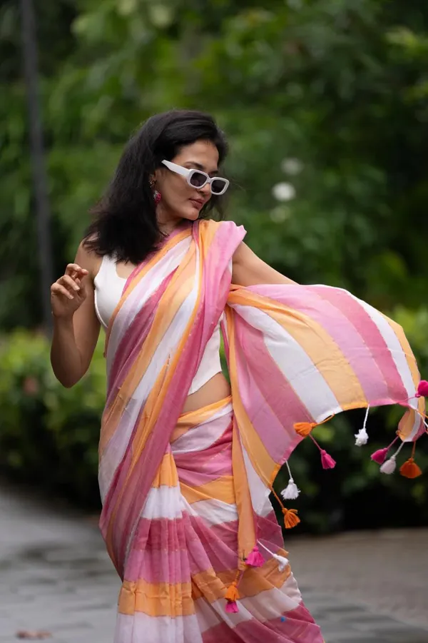 Multicolour_Mul_Cotton_Saree_With_Blouse_Piece_For_Women